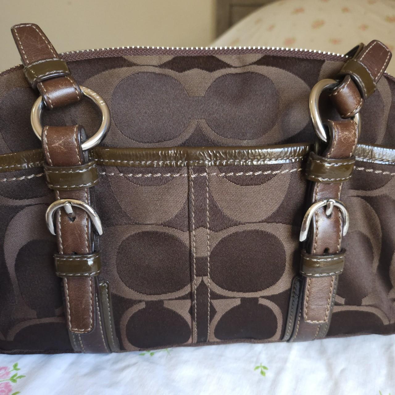 🤎 Y2K Vintage Coach Bonnie Small Brown Shoulder Bag Purse 🤎 🤎 great condition. Some scuffs to leather. 🤎has 5 compartments 🤎 firm price