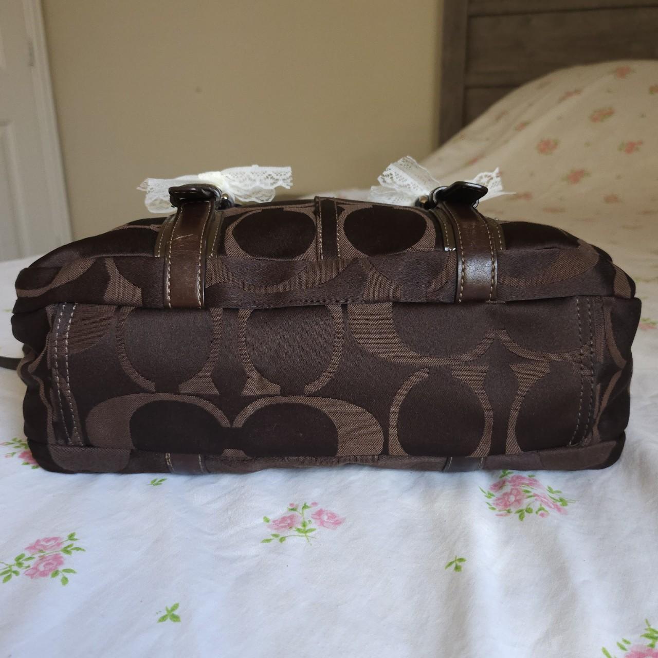 🤎 Y2K Vintage Coach Bonnie Small Brown Shoulder Bag Purse 🤎 🤎 great condition. Some scuffs to leather. 🤎has 5 compartments 🤎 firm price